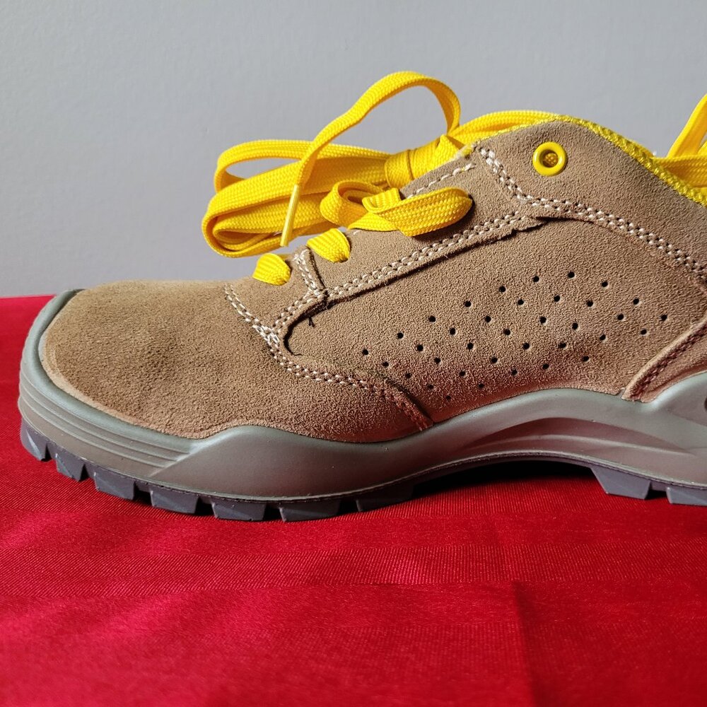 BRAND NEW, SAFETOE LEATHER SAFETY WORK SHOES, SIZE 8!!!